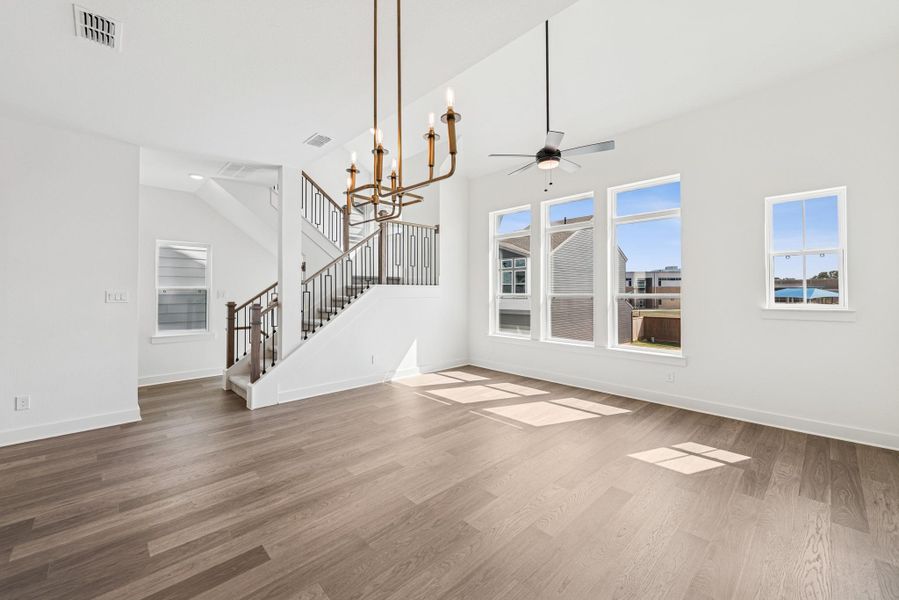 Spacious, unfurnished interior of a new home in Retreat at Oak Park, Houston (Image 18).