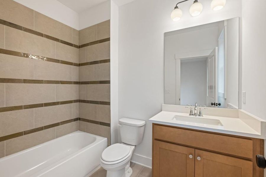 Furnished interior view inside a new home in White Post on Lake Lanier, Gainesville (Image 8). Furnished interior view inside a new home in White Post on Lake Lanier, Gainesville (Image 8).