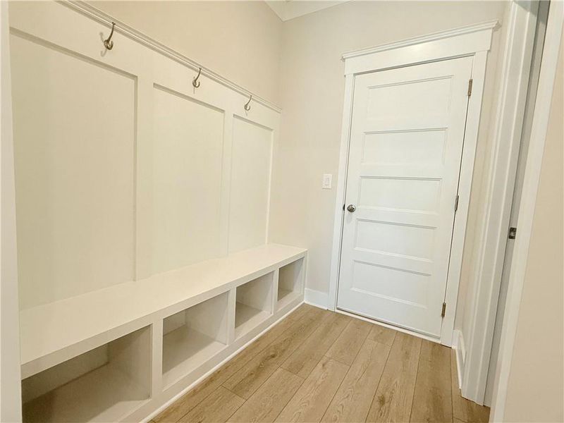 Spacious, unfurnished interior of a new home in Ponderosa Farms Estates, Gainesville (Image 31).