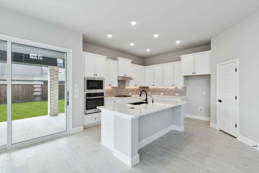 Furnished interior view inside a new home in Las Lomas, Forney (Image 8). Furnished interior view inside a new home in Las Lomas, Forney (Image 8).