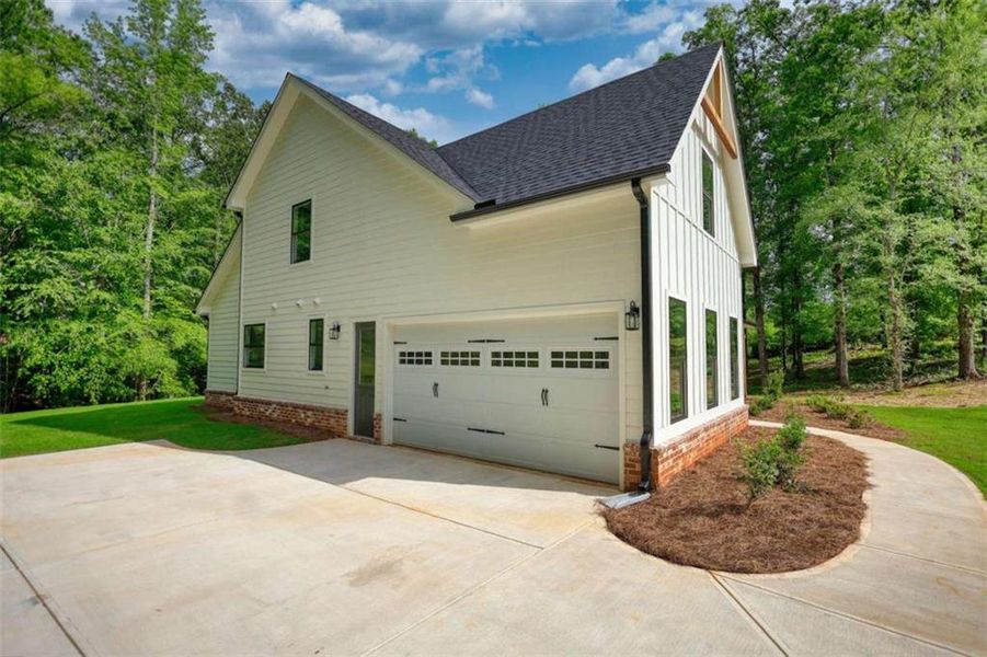 Exterior details and patio area of a home in , Monticello (Image 3).