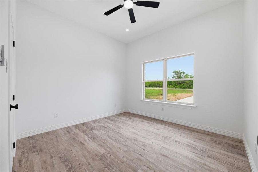 Spacious, unfurnished interior of a new home in , Corsicana (Image 24).