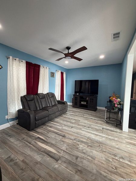 Furnished interior view inside a new home in , Schertz (Image 8).