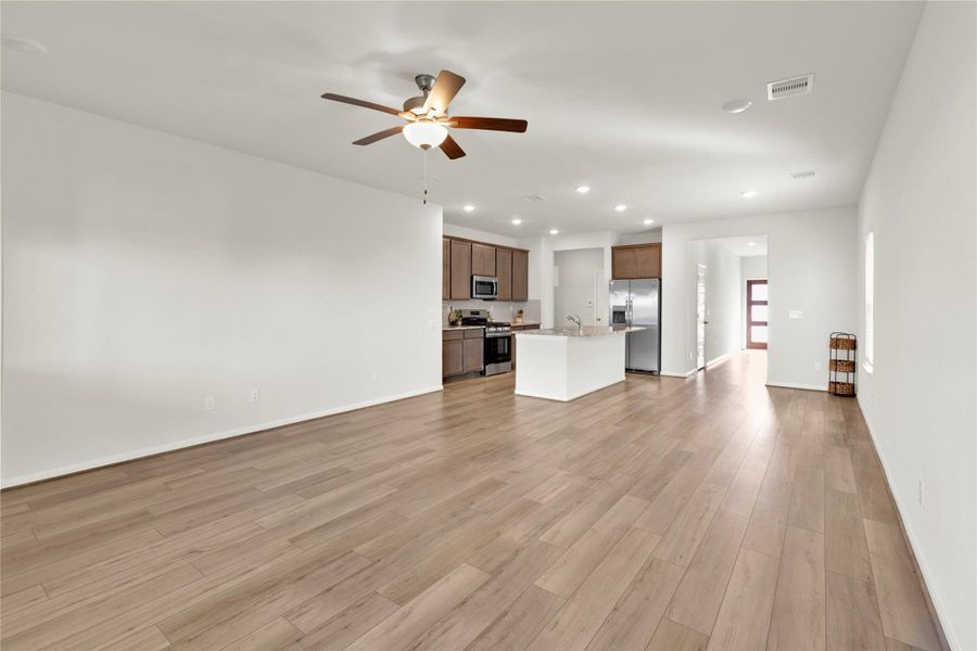 Spacious, unfurnished interior of a new home in , Magnolia (Image 16).