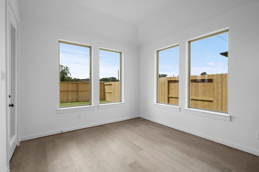 Spacious, unfurnished interior of a new home in Sienna 45', 50', Missouri City (Image 21). Spacious, unfurnished interior of a new home in Sienna 45', 50', Missouri City (Image 21).