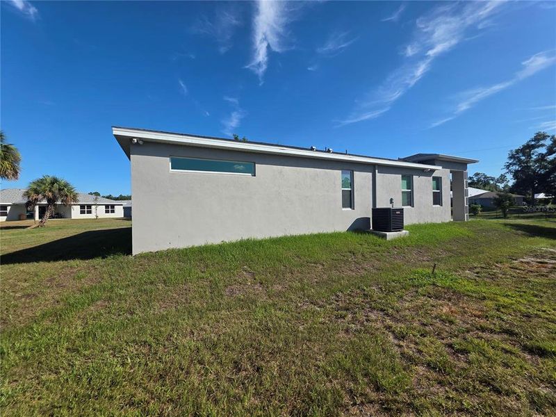 Exterior details and patio area of a home in , North Port (Image 3).