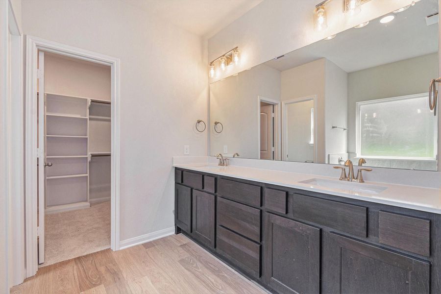 Furnished interior view inside a new home in Oakwood Ranch, Willis (Image 9).