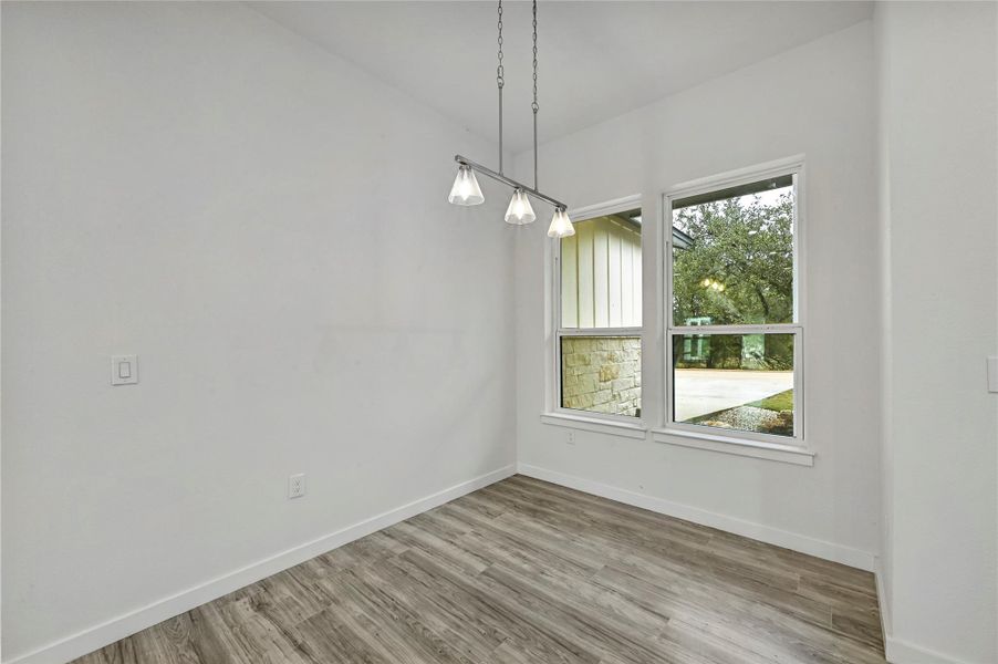Spacious, unfurnished interior of a new home in , Horseshoe Bay (Image 11).