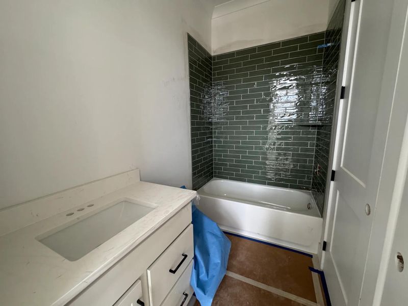 The Arydale B Bathroom