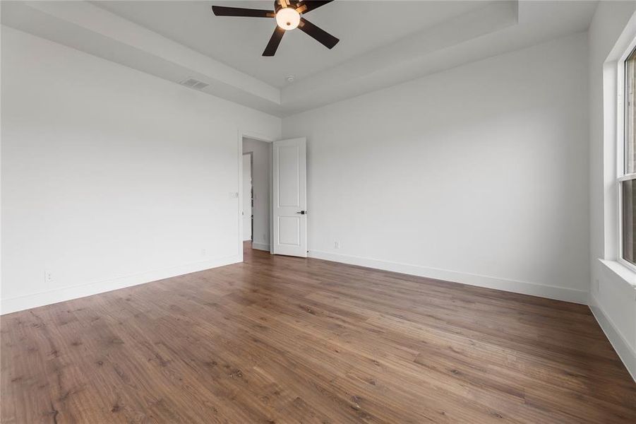 Spacious, unfurnished interior of a new home in King Crossing Estates, Van Alstyne (Image 20).