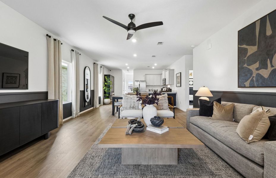 Representative furnished interior of a home built from the Livingston by Pulte Homes in Cottonwood, Howe (Image 15).
