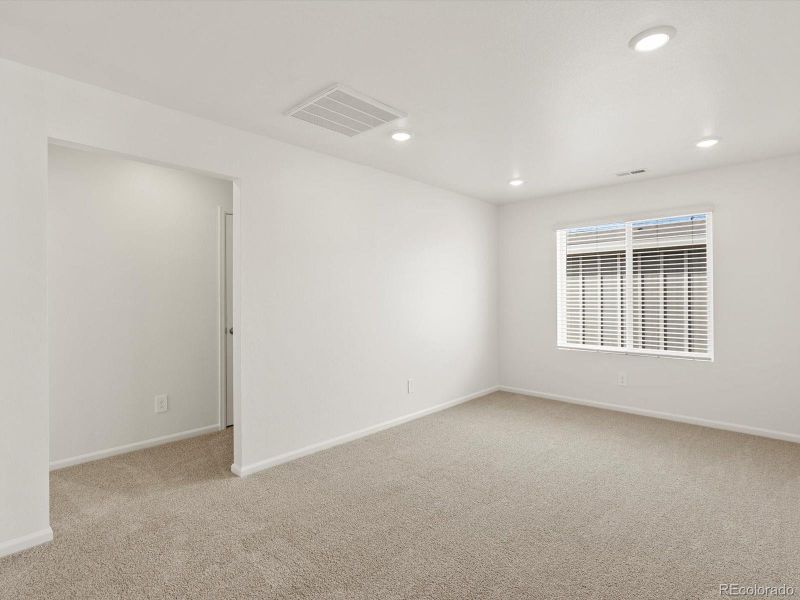 Spacious, unfurnished interior of a new home in Westgate, Greeley (Image 20).