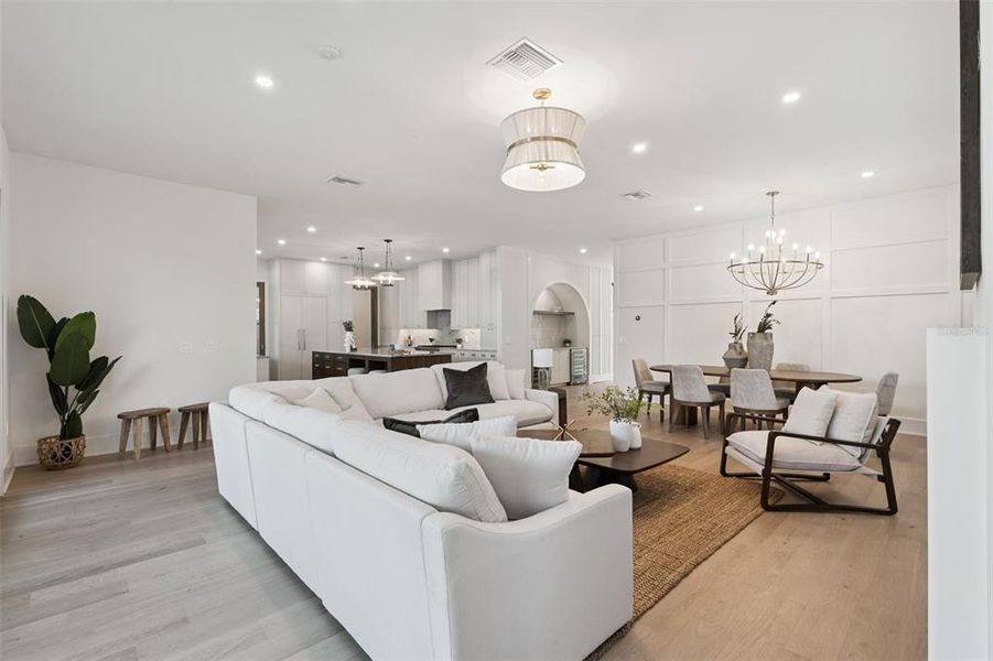 Furnished interior view inside a new home in , Orlando (Image 9).
