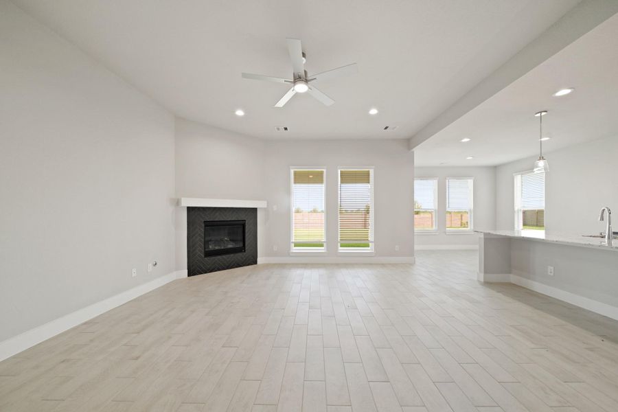 Spacious, unfurnished interior of a new home in Beacon Hill, Waller (Image 9). Spacious, unfurnished interior of a new home in Beacon Hill, Waller (Image 9).