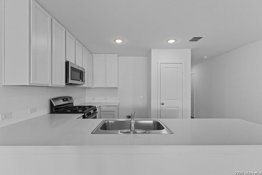 Furnished interior view inside a new home in Friendship Oaks, Fredericksburg (Image 5).