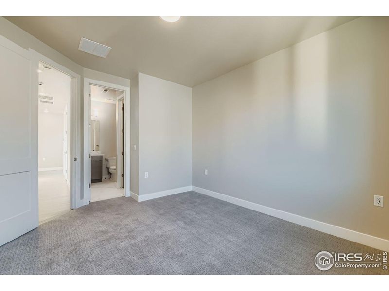 Spacious, unfurnished interior of a new home in Baseline, Broomfield (Image 36).