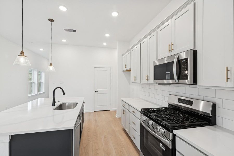 Furnished interior view inside a new home in The Grand Prairie 40’, Hockley (Image 5). Furnished interior view inside a new home in The Grand Prairie 40’, Hockley (Image 5).