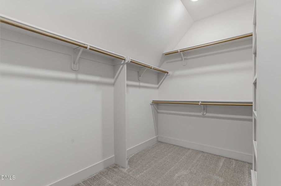 1 bed closet