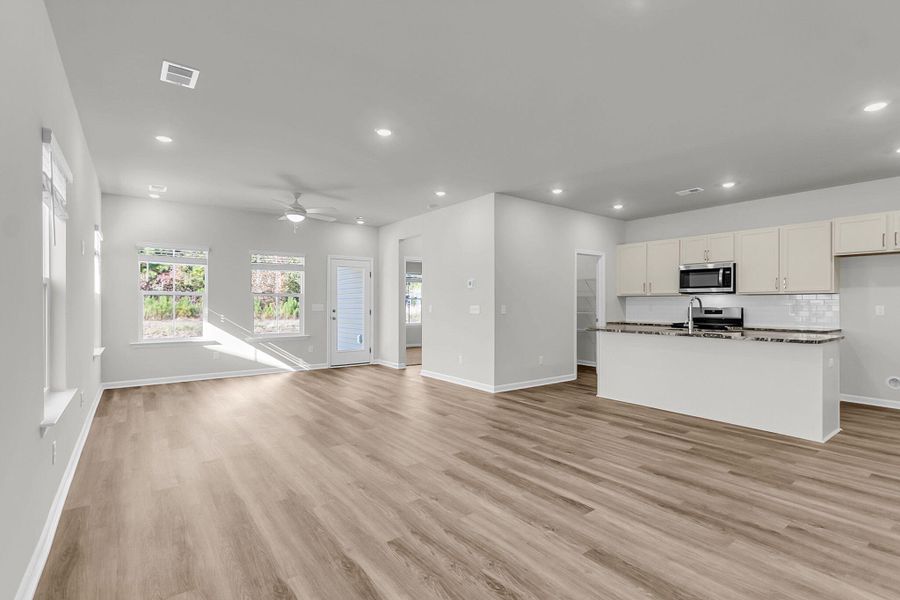 Spacious, unfurnished interior of a new home in Wildcat Chase, Summerville (Image 22).