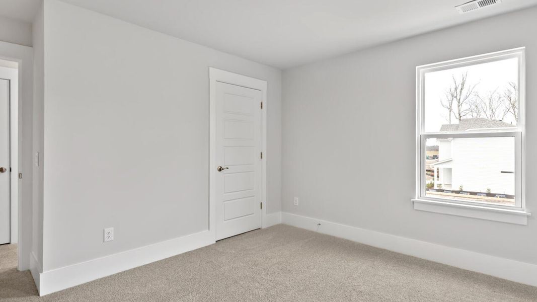 Spacious, unfurnished interior of a new home in Rolling Hills, Bolivia (Image 28).