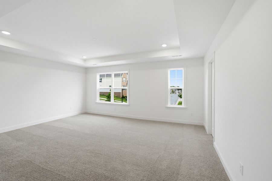 Spacious, unfurnished interior of a new home in The Retreat at Norman Farm, Hendersonville (Image 32).