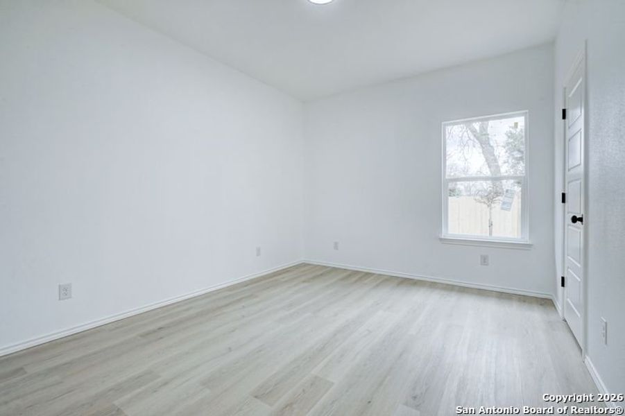 Spacious, unfurnished interior of a new home in , San Antonio (Image 15).