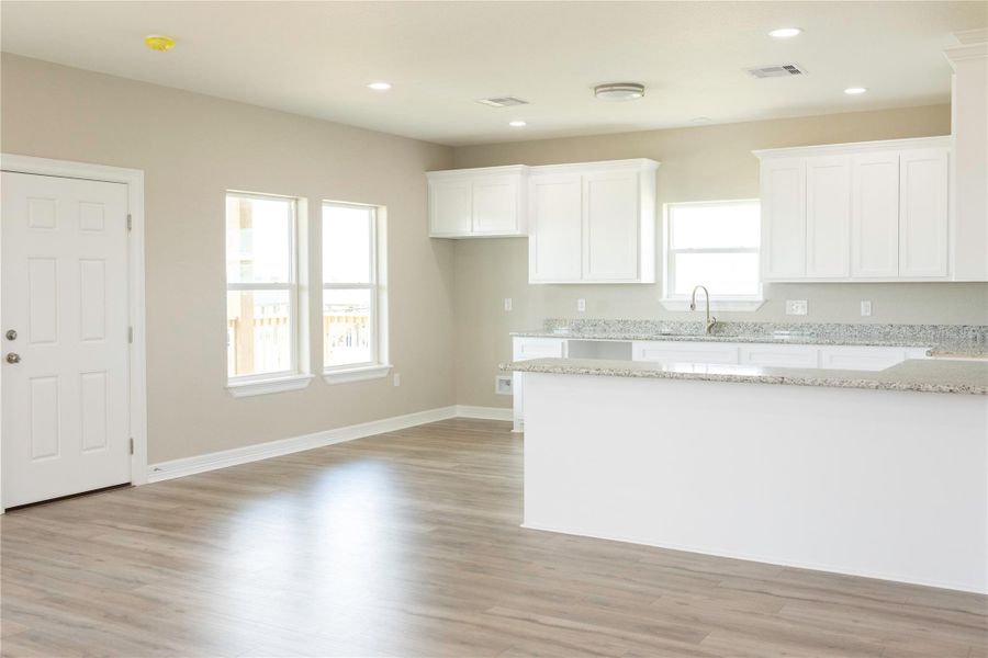 Spacious, unfurnished interior of a new home in , Surfside Beach (Image 16).