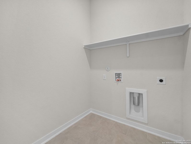 Spacious, unfurnished interior of a new home in Veranda: Classic, San Antonio (Image 12). Spacious, unfurnished interior of a new home in Veranda: Classic, San Antonio (Image 12).