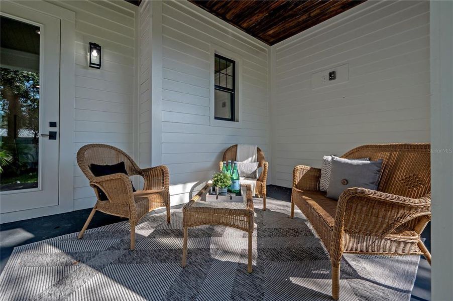 Exterior details and patio area of a home in , Tampa (Image 3).