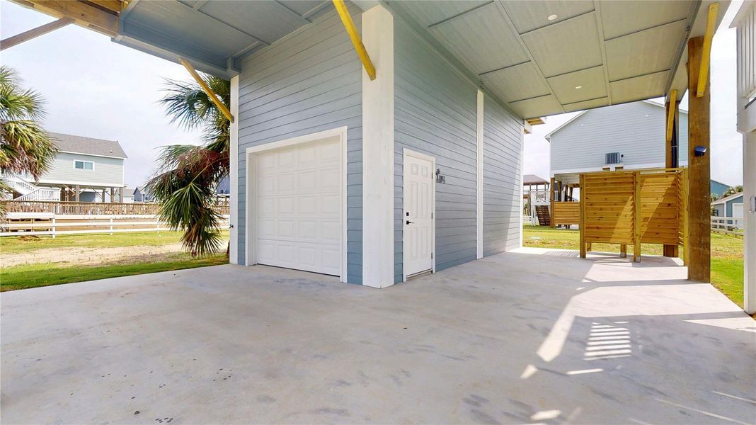 Exterior details and patio area of a home in , Bolivar (Image 16).