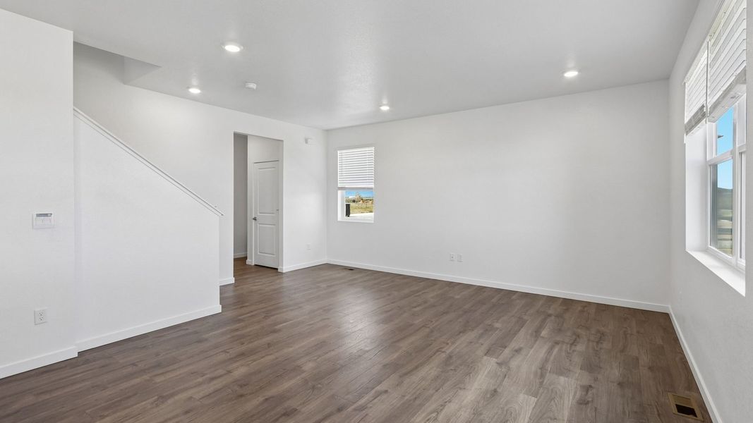 Spacious, unfurnished interior of a new home in Granary, Johnstown (Image 11).