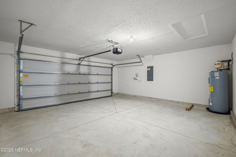 Spacious, unfurnished interior of a new home in Westport Landing, Jacksonville (Image 34).