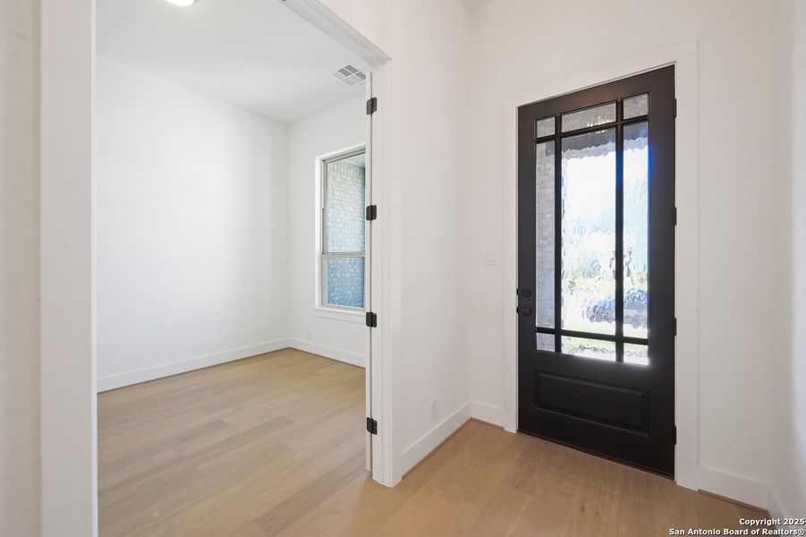 Spacious, unfurnished interior of a new home in Davis Ranch: 60ft. lots, San Antonio (Image 13).