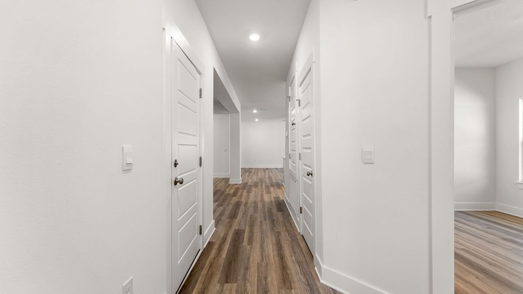 Spacious, unfurnished interior of a new home in Bayside at Ward Creek, Panama City Beach (Image 15).