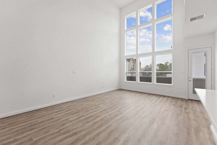 Spacious, unfurnished interior of a new home in Highland Commons, Houston (Image 15). Spacious, unfurnished interior of a new home in Highland Commons, Houston (Image 15).