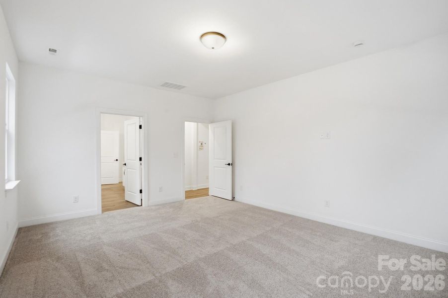 Spacious, unfurnished interior of a new home in Rone Creek, Waxhaw (Image 29). Spacious, unfurnished interior of a new home in Rone Creek, Waxhaw (Image 29).