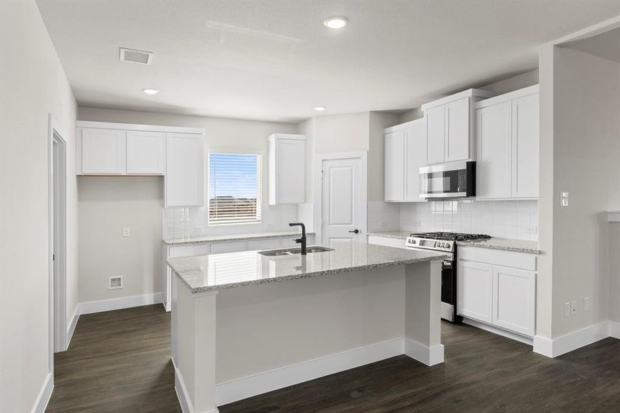 07. 701 Valley Pines - Kitchen (2) 07. 701 Valley Pines - Kitchen (2)