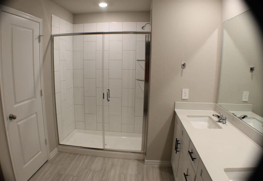 Seperate shower in primary bath. Seperate shower in primary bath.