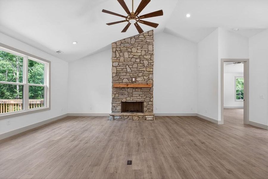 Spacious, unfurnished interior of a new home in , Carrollton (Image 13).