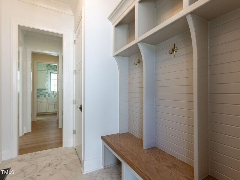 042-1280x960-mudroom