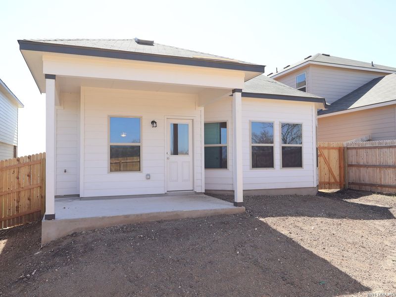 Exterior details and patio area of a home in Paloma Park, Converse (Image 20).