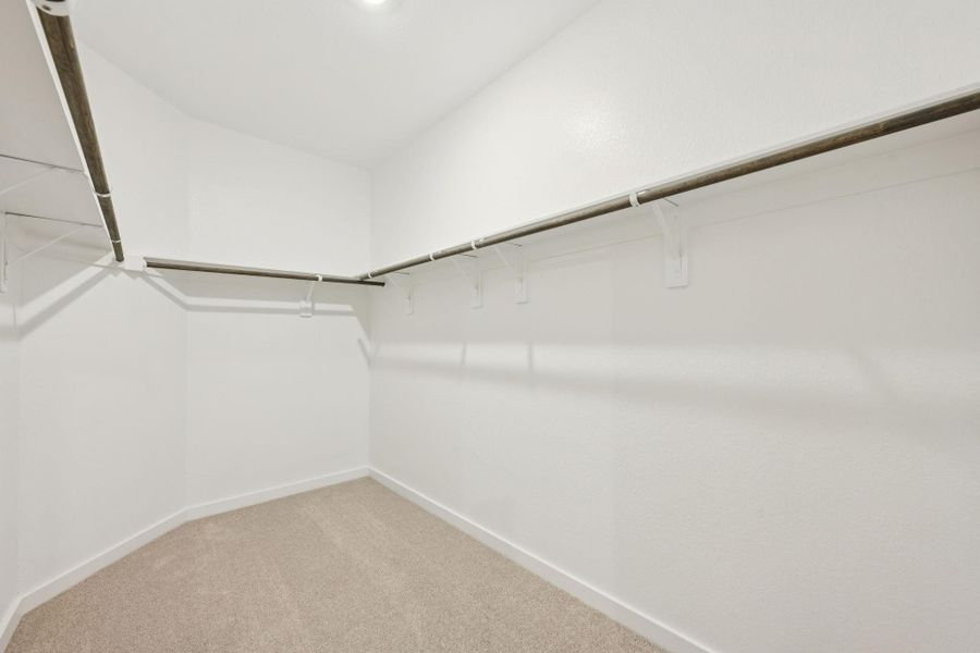 Spacious, unfurnished interior of a new home in Stewart's Ranch, Conroe (Image 29).