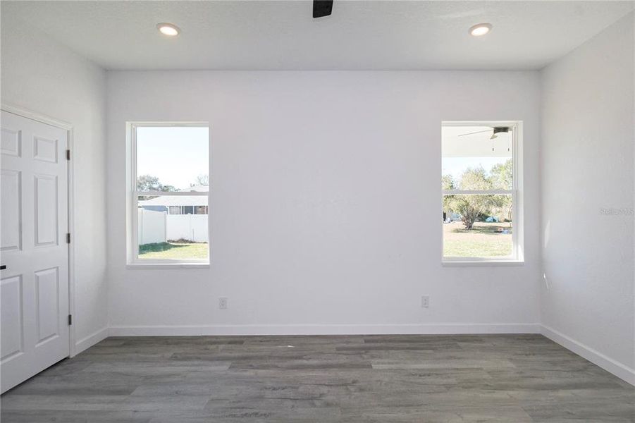 Spacious, unfurnished interior of a new home in , Sebring (Image 35).