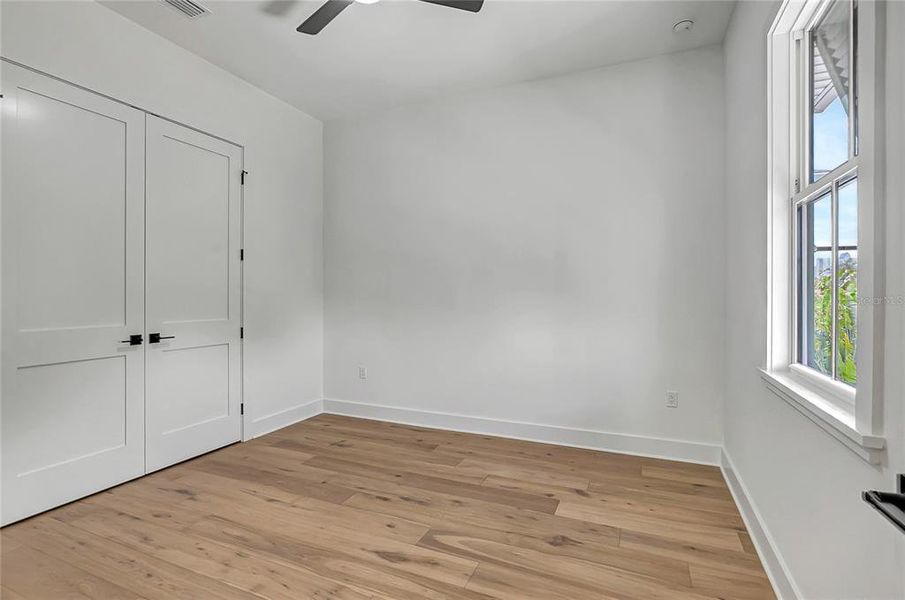 Spacious, unfurnished interior of a new home in , Tampa (Image 21).