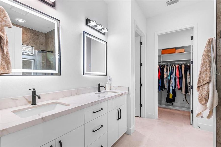 Furnished interior view inside a new home in , Kissimmee (Image 13).