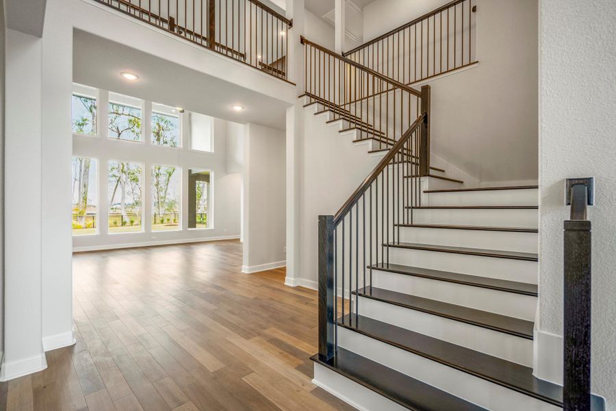 Spacious, unfurnished interior of a new home in Sienna 70' Lots, Missouri City (Image 30). Spacious, unfurnished interior of a new home in Sienna 70' Lots, Missouri City (Image 30).