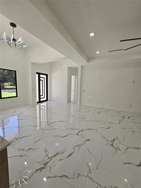 Spacious, unfurnished interior of a new home in , Tampa (Image 23).