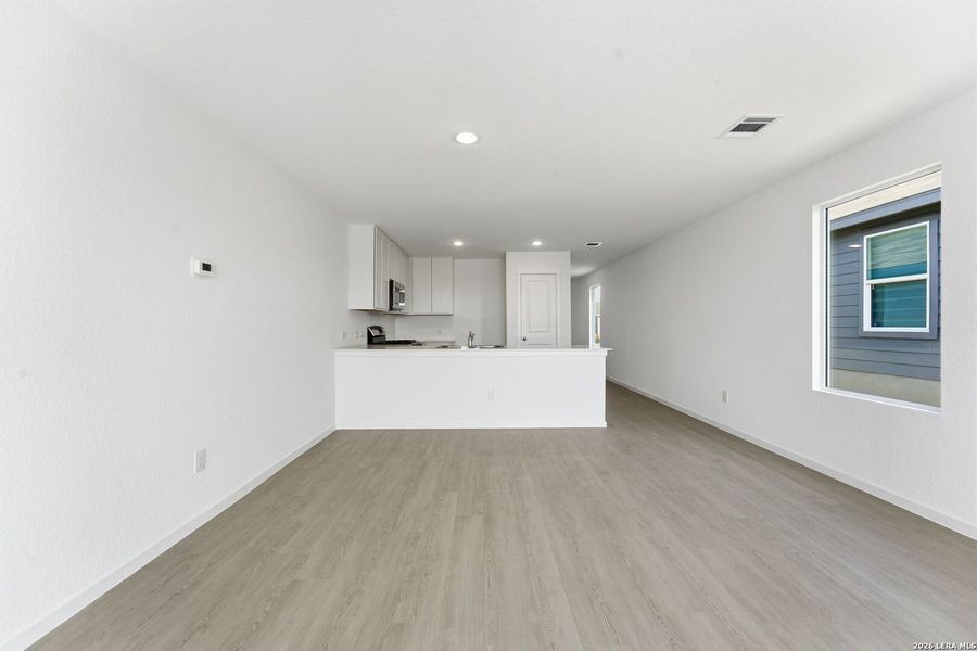 Spacious, unfurnished interior of a new home in , New Braunfels (Image 14).