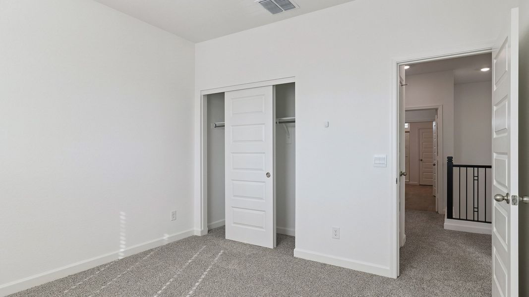 Spacious, unfurnished interior of a new home in Apache Farms, Buckeye (Image 32).