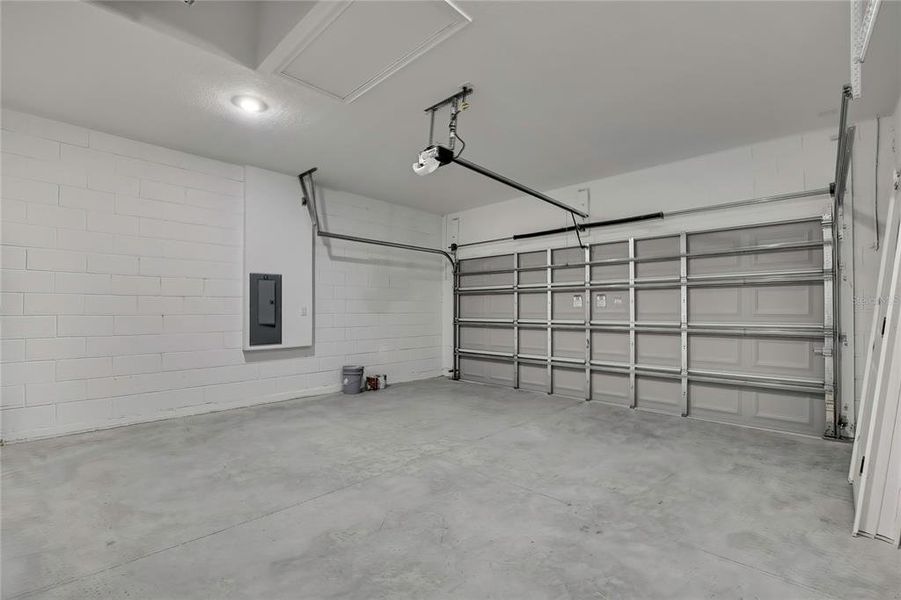 Spacious, unfurnished interior of a new home in , Brooksville (Image 39).